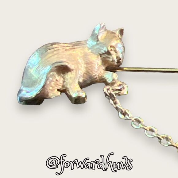 Vintage Avon Gold Tone Kitten and Yarn Stick Pin / Hat Pin - Picture 3 of 10